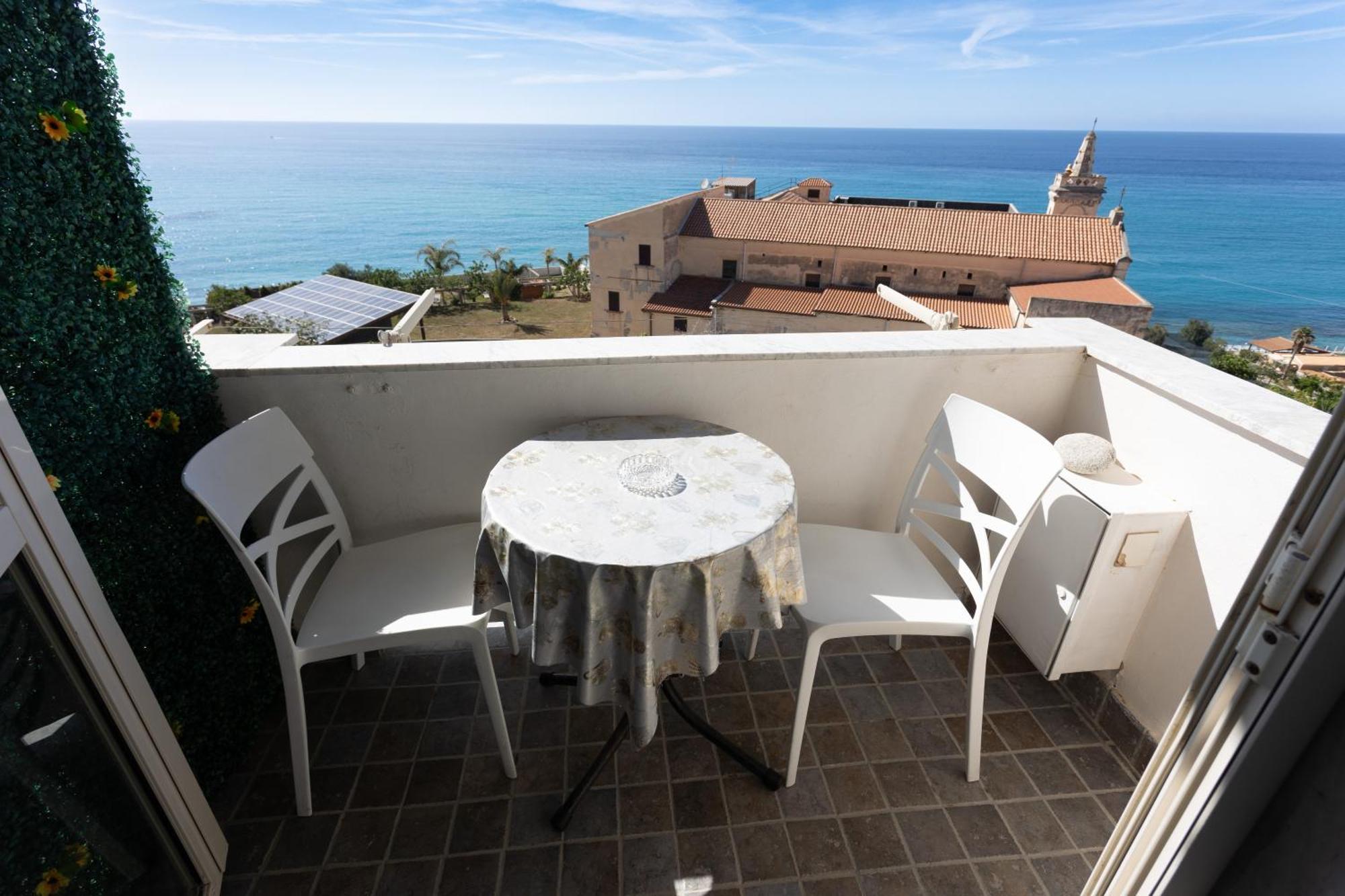 Aparthotel Residenza Luce Sul Mare Tropea Esterno foto