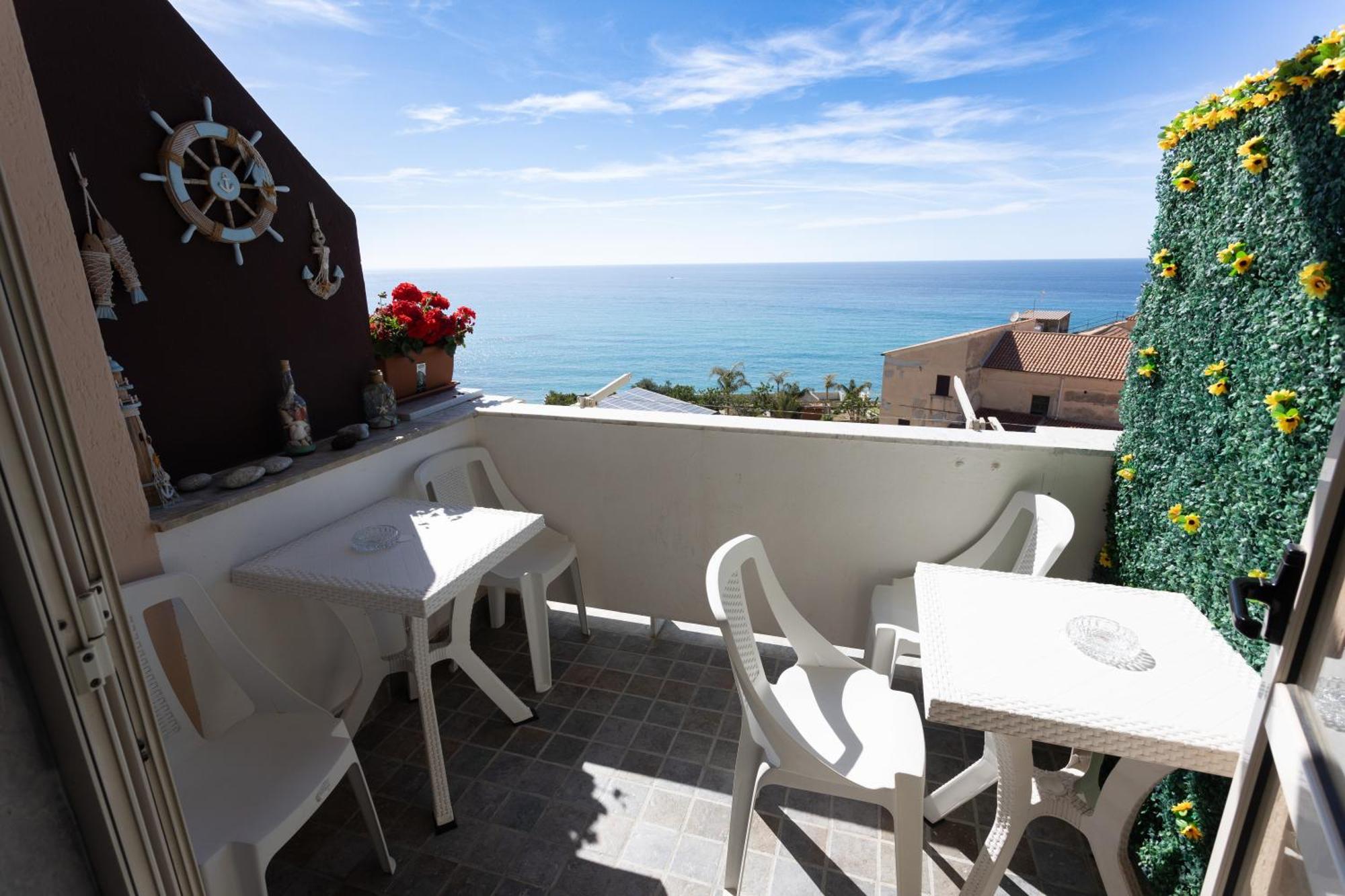 Aparthotel Residenza Luce Sul Mare Tropea Esterno foto